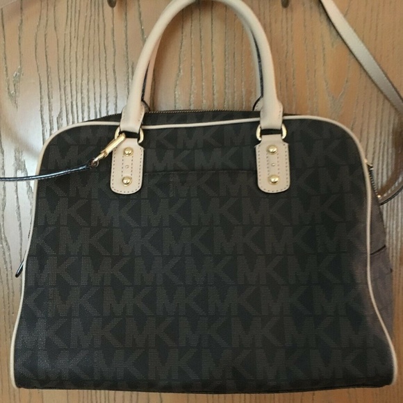 Michael Kors Signature Satchel Purse and Wallet - Picture 1 of 8
